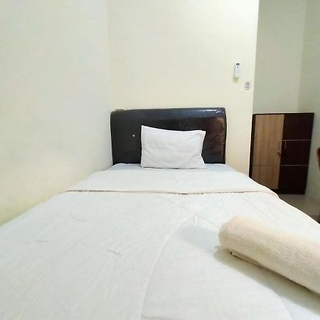 Homestay Danesti Syariah Near Bandara Sultan Hasanuddin Makassar Eksteriør bilde