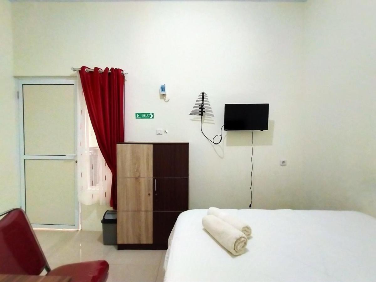 Homestay Danesti Syariah Near Bandara Sultan Hasanuddin Makassar Eksteriør bilde