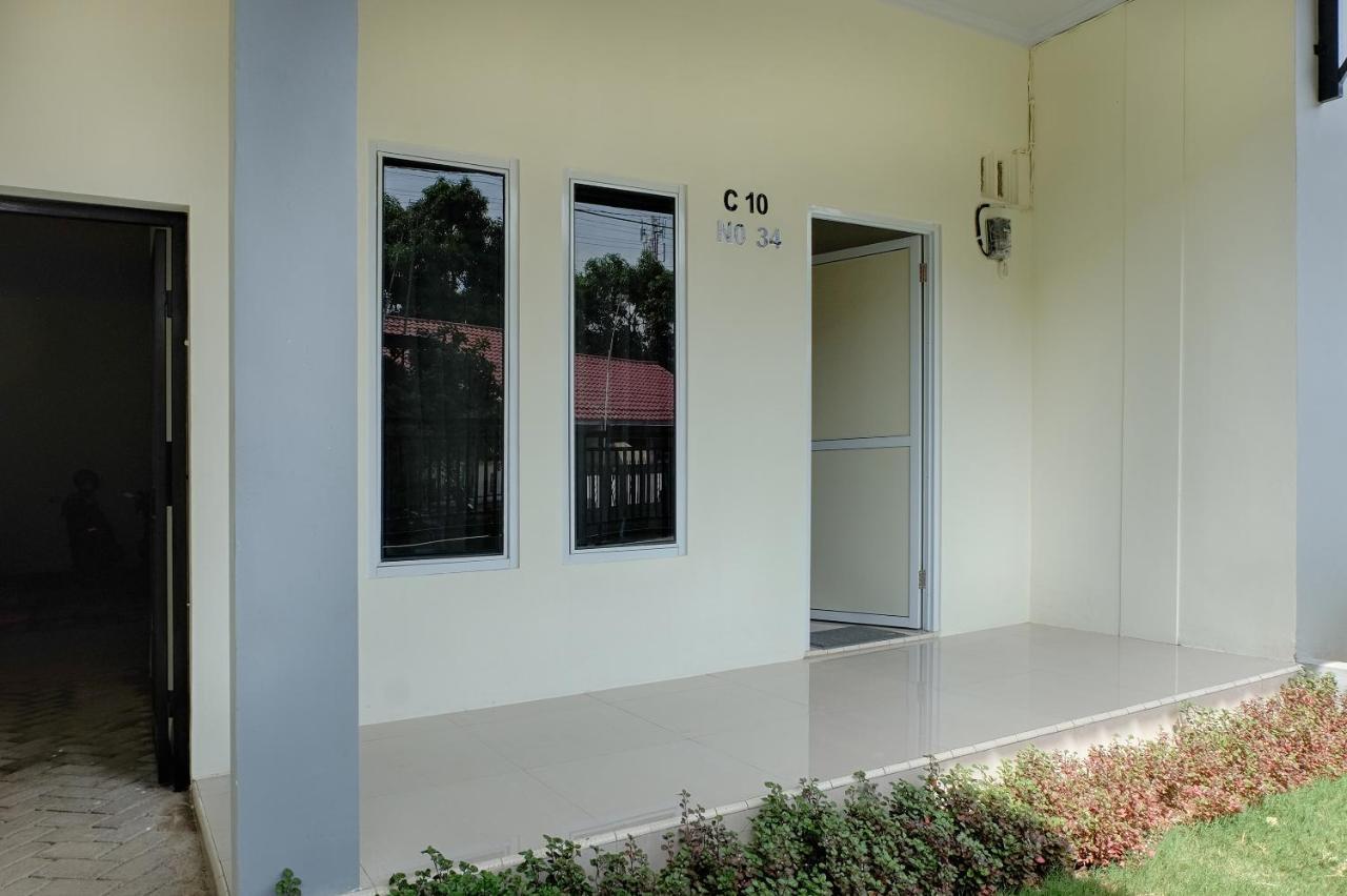 Homestay Danesti Syariah Near Bandara Sultan Hasanuddin Makassar Eksteriør bilde