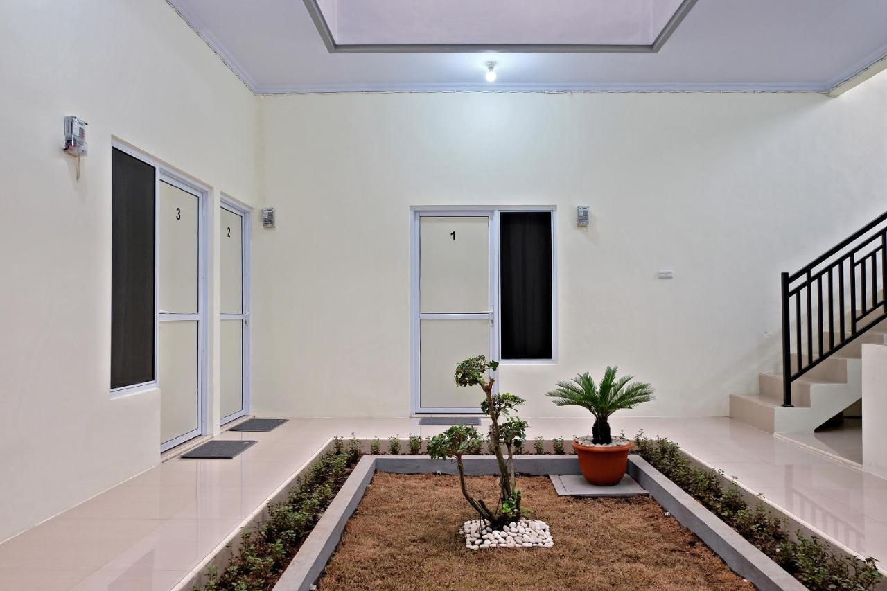 Homestay Danesti Syariah Near Bandara Sultan Hasanuddin Makassar Eksteriør bilde